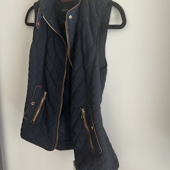 Equestrian-style navy blue vest with brown trim - Picture 2 of 5